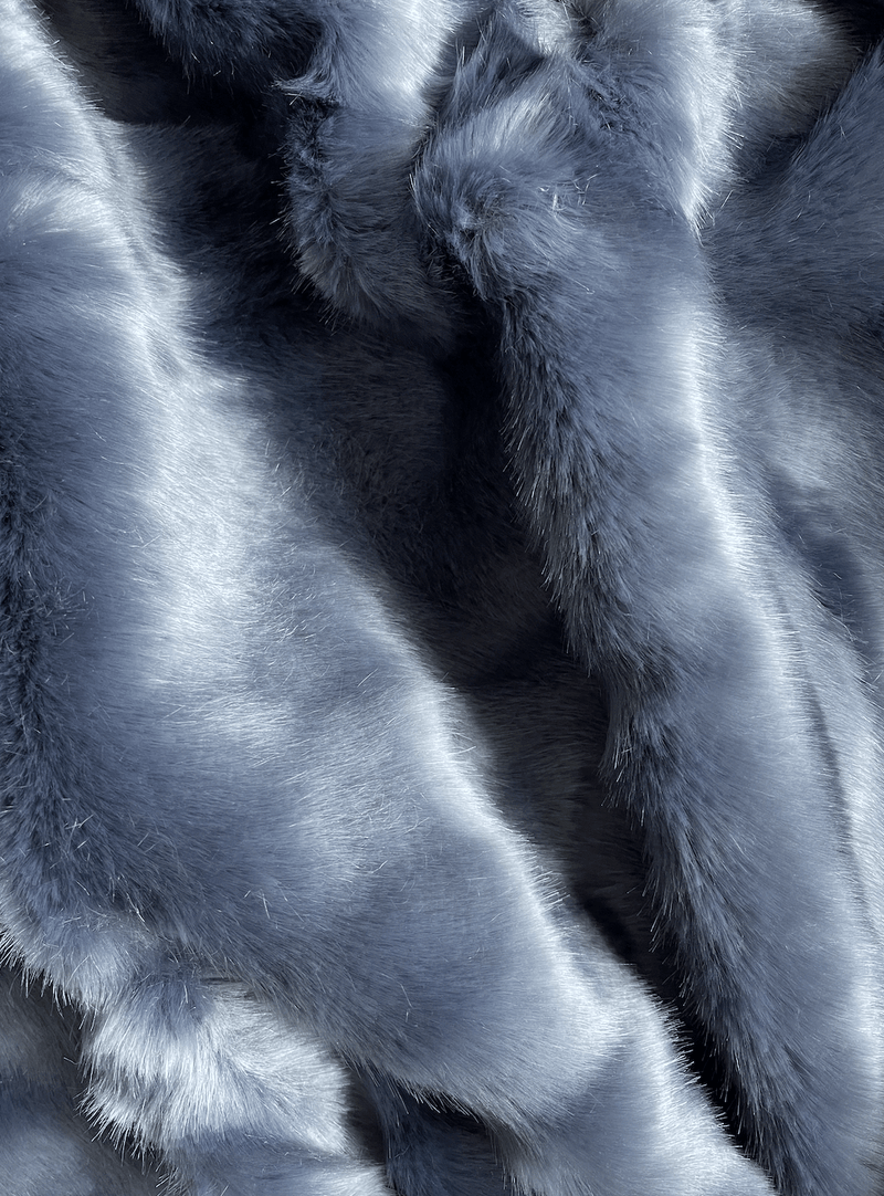 "Indulge in timeless luxury with One Preevay's Breakfast at Tiffany's Inspired Sable Faux Fur Throw. Ultra-soft, 950gsm, midnight blue, 50x60". Tribute to Audrey Hepburn's iconic style, hypoallergenic, durable and beautifuly crafted. 