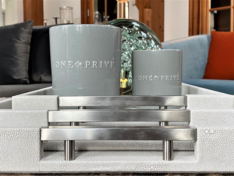 One Preevay Mediterranean Fig &amp; Linen Candle | TRIPLE Wick Candle | 21.2 oz | 600g.&nbsp;Sweet figs, bergamot, wild lavender, cedar, and green rose

Description:

Escape to a world of refined sophistication with the One Preevay Perfumed Candle Collection. Handcrafted with meticulous attention to detail, our candles evoke the essence of warm summer days and tranquil evenings.


Product Features:

- Unique fragrance blend: Sweet figs, bergamot, wild lavender, cedar, and green rose
on Tray